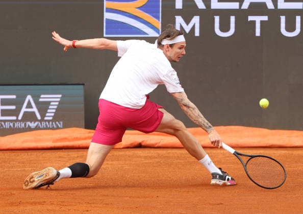 May 8, 2026, Rome, Lazio, Italy: ALEXANDER BUBLIK of Kazakhstan slides for a backhand shot during the match against S. Baez of Argentina in the second round of BNL Italian Open tennis tournament ATP, Tennis Herren 1000 Internazionali in Rome. Bublik won 6:1, 6:2. Rome Italy - ZUMAc278 20260508_zsp_c278_046 Copyright: xMarcinxCholewinskix