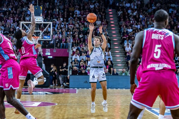 Steven Ashworth VET CONCEPT Gladiators Trier, 01 comes free to throw Telekom Baskets Bonn vs VET CONCEPT Gladiators Trier, Basketball, easy Credit BBL, 33 Matchday, 2025 2026, 08 05 2026 Telekom Baskets Bonn vs VET CONCEPT Gladiators Trier, Basketball, easy Credit BBL, 33 Matchday, 2025 2026, 08 05 2026 Bonn Copyright: xEibner-Pressefoto GerhardxWingenderx EP_GWR