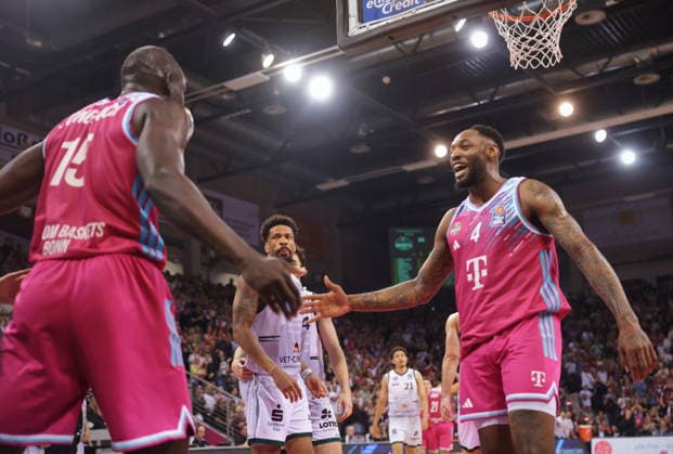Kur Jongkuch, Jeff Garrett Telekom Baskets Bonn vs VET CONCEPT Gladiators Trier 33 Speiltag Saison 2025 26