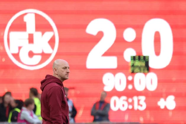 08 05 2026, xrekx, Fußball 2 Bundesliga, 1 FC Kaiserslautern Arminia Bielefeld v l Torsten Lieberknecht Trainer 1 FC Kaiserslautern Scoreboard, Videowall, Scoreboard, Info, Werbung Endstand 2 0 DFL DFB REGULATIONS PROHIBIT ANY USE OF PHOTOGRAPHS as IMAGE SEQUENCES and or QUASI VIDEO Kaiserslautern