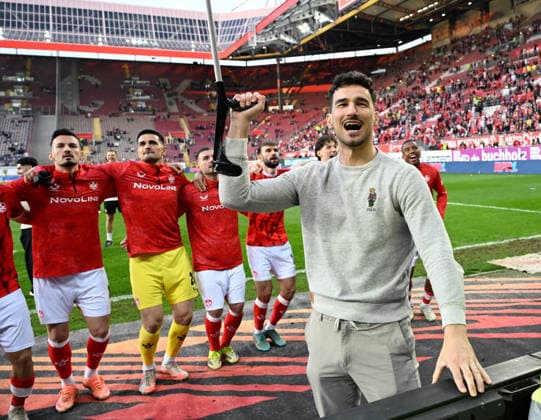 Football 2 Bundesliga Season 2025 26 1 FC Kaiserslautern 08 05 2026 Fritz Walter Stadion 1 FC Kaiserslautern fck Arminia Bielefeld bi 2 0 Ivan PRTAJIN 1 FC Kaiserslautern cheers with 1 FC Kaiserslautern
