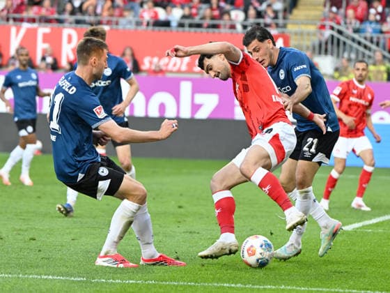 Football 2 Bundesliga Season 2025 26 1 FC Kaiserslautern 08 05 2026 Fritz Walter Stadion 1 FC Kaiserslautern fck Arminia Bielefeld bi 2 0 v li Robin KNOCHE Arminia Bielefeld , Mahir EMRELI 1 FC Kaiserslautern , Stefano RUSSO Arminia Bielefeld 1 FC Kaiserslautern