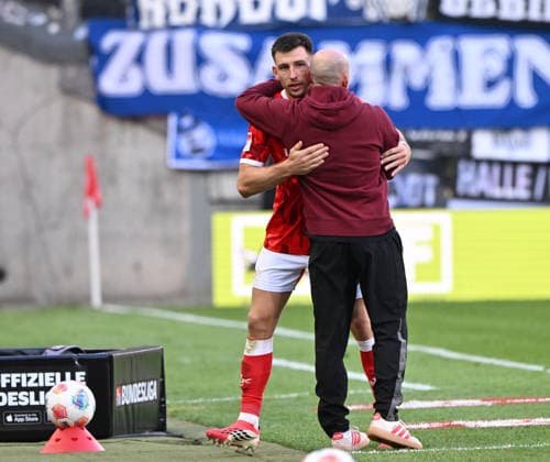 Soccer 2 Bundesliga Season 2025 26 1 FC Kaiserslautern 08 05 2026 Fritz Walter Stadion 1 FC Kaiserslautern fck Arminia Bielefeld bi 2 0 Daniel HANSLIK 1 FC Kaiserslautern , l, Coach Torsten LIEBERKNECHT 1 FC Kaiserslautern 1 FC Kaiserslautern
