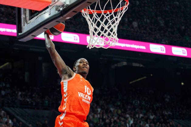 May 8, 2026, Athens, Athens, Greece: OMARI MOORE dunks the ball during the EuroLeague Playoffs Game 4 between Panathinaikos and Valencia at Telekom Center Athens in Athens, Greece on May 8, 2026. Athens Greece - ZUMAa226 20260508_zip_a226_015 Copyright: xGiorgosxArapekosx
