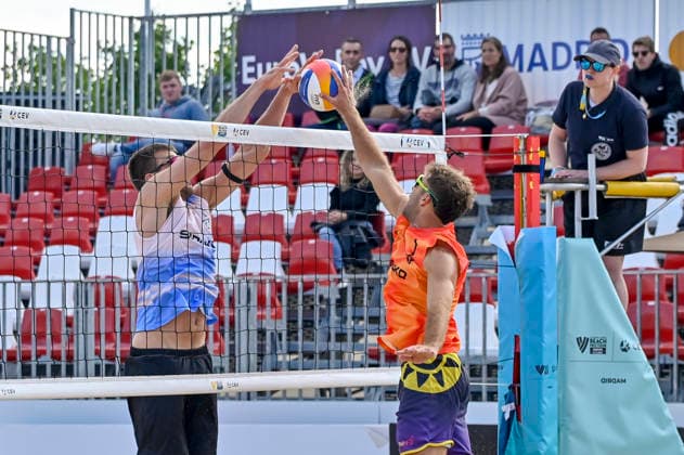 May 8, 2026, Madrid, Madrid, Spain: JANNIS HOPT of Germany and PABLO PEREZ SUAREZ of Spain during the men s preliminary round match (Pool C) between the German national team, Nationalteam and the Spanish national team, held at the Beach Pro Tour Futures Madrid 2026 at the Parque Deportivo Puerta de Hierro on May 8, 2026, in Madrid, Spain. Beach Pro Tour Futures Madrid 2026 (Men s) - 05.08.26 (Day Two)  - ZUMAc312 20260508_zsp_c312_025 Copyright: xOscarxManuelxSanchezx