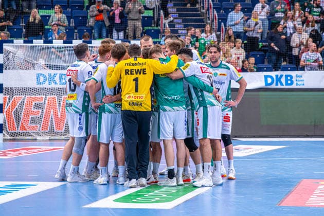 v l , TSV Hannover Burgdorf green vs SC DHfK Leipzig white on matchday 31 of the 2025 2026 season in the DAIKIN Handball Bundesliga 08 05 2026, ZAG Arena Hannover, GER , Copyright: xJanxGuentherx xTSVxHannover-Burgdorfx