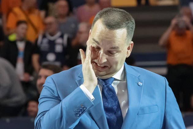 Martin Geissler MBC, Manager , Tears, Farewell, Acknowledgement, Syntainics MBC vs BMA365 Bamberg Baskets, Basketball, 1 Bundesliga, Men, 33 Matchday, Season 2025 26, 08 05 2026 Weißenfels Stadthalle Sachsen Anhalt Germany
