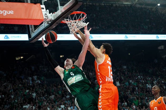 May 8, 2026, Athens, Athens, Greece: CEDI OSMAN drives the ball during the EuroLeague Playoffs Game 4 between Panathinaikos and Valencia at Telekom Center Athens in Athens, Greece on May 8, 2026. EuroLeague Playoffs: Panathinaikos Vs Valencia  - ZUMAa226 20260508_zip_a226_016 Copyright: xGiorgosxArapekosx