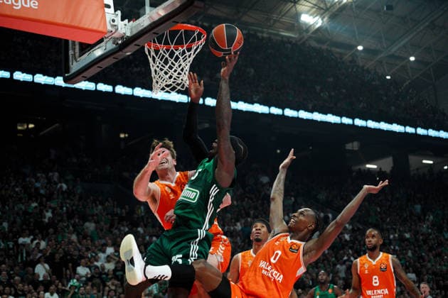 May 8, 2026, Athens, Athens, Greece: KENDRICK NUNN drives the ball during the EuroLeague Playoffs Game 4 between Panathinaikos and Valencia at Telekom Center Athens in Athens, Greece on May 8, 2026. Athens Greece - ZUMAa226 20260508_zip_a226_018 Copyright: xGiorgosxArapekosx