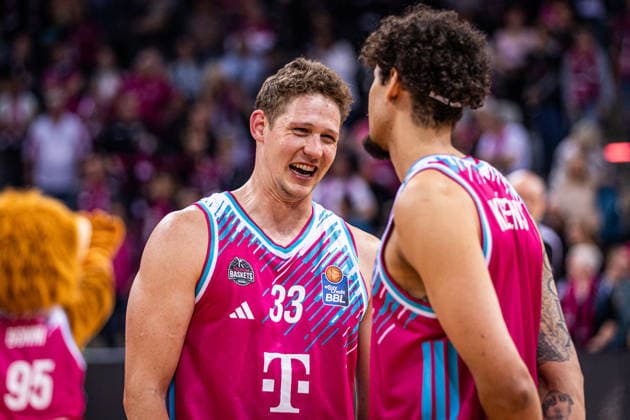 Telekom Baskets Bonn vs VET CONCEPT Gladiators Trier, 08 05 2026 Happy Bonners Patrick Heckmann Telekom Baskets Bonn 33 and Michael Kessens Telekom Baskets Bonn 6 Telekom Baskets Bonn vs VET CONCEPT Gladiators Trier, 08 05 2026, Telekom Dome Bonn Copyright: xBEAUTIFULxSPORTS Derixx