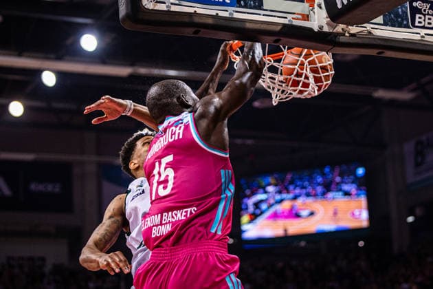 Telekom Baskets Bonn vs VET CONCEPT Gladiators Trier, 08 05 2026 Kur Jongkuch Telekom Baskets Bonn 15 dunkt vs Urald King VET CONCEPT GLADIATORS TRIER 20 Telekom Baskets Bonn vs VET CONCEPT Gladiators Trier, 08 05 2026, Telekom Dome Bonn Copyright: xBEAUTIFULxSPORTS Derixx