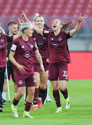 08 05 2026 Soccer Season 2025 2026 1 Women Soccer Bundesliga 25 Matchday 1 FC Nuremberg FCN Club SGS Essen Sportfoto Zink DaMa xdaxmax Cheering Joy after the end of the match Team Team of FCN is happy Joy Julia Pollak 22, 1 FC Nuremberg FCN