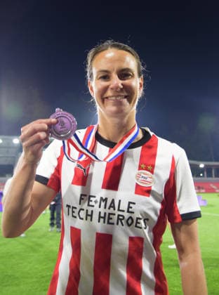 Eindhoven, Netherlands - May 08, Renate Jansen (11 PSV) (C) PSV is champions of the Netherlands and receiving the trophee the game between PSV and ADO women at de Hertgang, Eindhoven Copyright: xArnexvanxderxBenx xSPPx Sportspressphoto_SPR142859