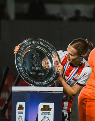 Eindhoven, Netherlands - May 08, Sara Thrige (2 PSV) sees the Trophee at PSV is champions of the Netherlands and receiving the trophee the game between PSV and ADO women at de Hertgang, Eindhoven Copyright: xArnexvanxderxBenx xSPPx Sportspressphoto_SPR142869