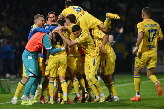 Frosinone Calcio v Mantova 1911 SSD - Serie B Giacomo Calo of Frosinone Calcio celebrates after scoring the first goal during the 38th day of the Serie B Championship match between Frosinone Calcio and Modena 1911 at the Benito Stirpe Stadium on May 8, 2026, in Frosinone, Italy. Frosinone Italy Italy  Copyright: xDomenicoxCippitellix originalFilename:cippitelli-frosinon260508_npyeK.jpg