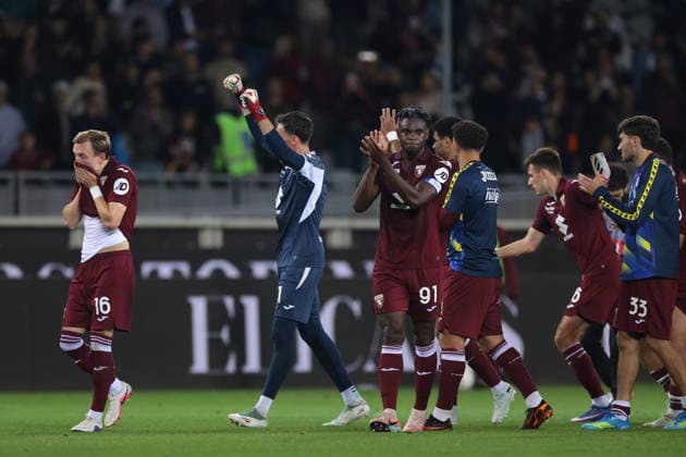 Turin, Italy, 8th May 2026. Torino FC players applaud the fans following the 2-1 victory in the Torino vs Sassuolo Serie A match at Stadio Grande Torino, Turin. Picture credit should read: Jonathan Moscrop Sportimage EDITORIAL USE ONLY. No use with unauthorised audio, video, data, fixture lists, club league logos or live services. Online in-match use limited to 120 images, no video emulation. No use in betting, games or single club league player publications. SPI_057_JM_TORO_SASSUOLO SPI-4758-0057