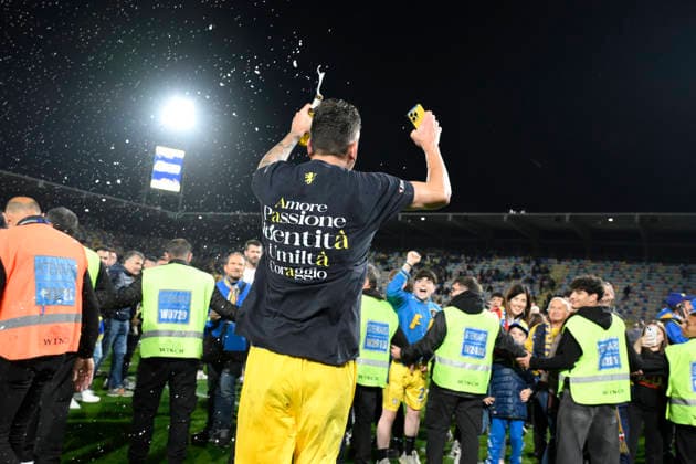 during the Serie BKT soccer match between Frosinone and Mantova at the Frosinone™s Benito Stirpe stadium, Italy - Friday, May 08, 2026 - Soccer ( Photo by Fabrizio Corradetti LaPresse )  Copyright: xFabrizioxCorradetti LaPressex