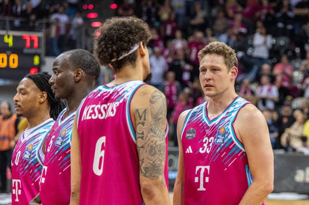 Patrick Heckmann Telekom Baskets Bonn, 33 , Michael Kessens Telekom Baskets Bonn, 06 after the win against Trier Telekom Baskets Bonn vs VET CONCEPT Gladiators Trier, Basketball, easy Credit BBL, 33 Matchday, 2025 2026, 08 05 2026 Telekom Baskets Bonn vs VET CONCEPT Gladiators Trier, Basketball, easy Credit BBL, 33 Matchday, 2025 2026, 08 05 2026 Bonn Copyright: xEibner-Pressefoto GerhardxWingenderx EP_GWR