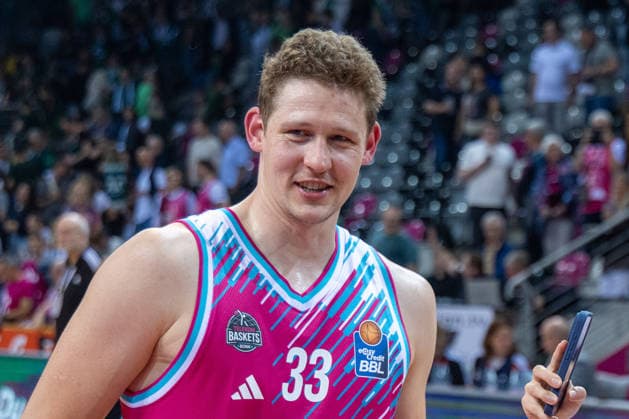 Patrick Heckmann Telekom Baskets Bonn, 33 is happy after the win Telekom Baskets Bonn vs VET CONCEPT Gladiators Trier, Basketball, easy Credit BBL, 33 Matchday, 2025 2026, 08 05 2026 Telekom Baskets Bonn vs VET CONCEPT Gladiators Trier, Basketball, easy Credit BBL, 33 Matchday, 2025 2026, 08 05 2026 Bonn Copyright: xEibner-Pressefoto GerhardxWingenderx EP_GWR