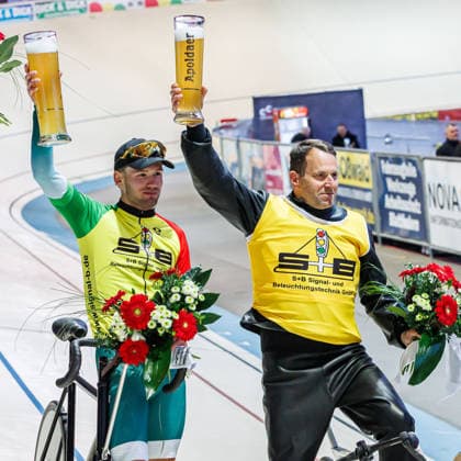 Award ceremony Luca Harter Cloppenburg behind Andre Dippel Bielefeld, pacemaker winner, first place, gold medal, 08 05 2026, Erfurt Germany , track cycling, stand-up race, Sparkasse Steher Grand Prix 2026 xprx