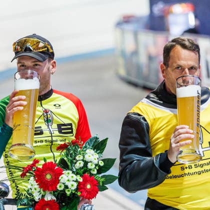 Award ceremony Luca Harter Cloppenburg behind Andre Dippel Bielefeld, pacemaker winner, first place, gold medal, 08 05 2026, Erfurt Germany , track cycling, stand-up race, Sparkasse Steher Grand Prix 2026 xprx