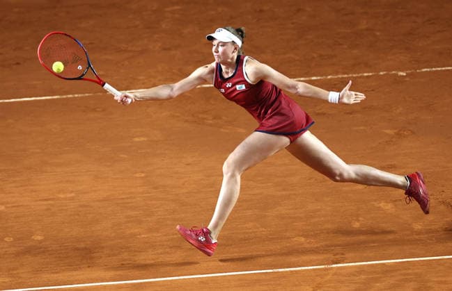 (260509) -- ROME, May 9, 2026 -- Elena Rybakina of Kazakstan hits a return during women s singles second round match between Elena Rybakina of Kazakstan and Maria Sakkari of Greece at the WTA, Tennis Damen Italian Open in Rome, Italy, May 8, 2026. ) (SP)ITALY-ROME-TENNIS-WTA-ITALIAN OPEN-ELENA RYBAKINA VS MARIA SAKKARI LixJing 