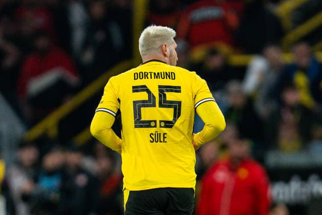 08.05.2026, Borussia Dortmund vs. Eintracht Frankfurt, 1. Bundesliga, 33. Spieltag Niklas Süle (Borussia Dortmund, 25) Wichtiger Hinweis: Gemaess den Vorgaben der DFL Deutsche Fussball Liga bzw. des DFB Deutscher Fussball-Bund ist es untersagt, in dem Stadion und oder vom Spiel angefertigte Fotoaufnahmen in Form von Sequenzbildern und oder videoaehnlichen Fotostrecken zu verwerten *** 08 05 2026, Borussia Dortmund vs Eintracht Frankfurt, 1 Bundesliga, 33 Matchday Niklas Süle Borussia Dortmund, 25 Important note According to the regulations of the DFL German Football League and the DFB German Football Association, it is prohibited to use photographs taken in the stadium and or of the match in the form of sequential images and or video-like photo series Copyright: xBahhoxKarax