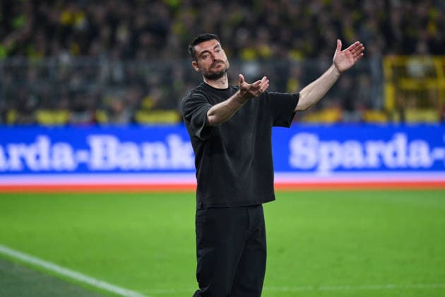 Trainer Albert Riera (Eintracht Frankfurt) 08.05.2026, Fussball 1. Bundesliga, Saison 2025 2026, 33. Spieltag, Borussia Dortmund - Eintracht Frankfurt 3:2 DFL regulations prohibit any use of photographs as image sequences and or quasi-video Dortmund Signal Iduna Park Nordrhein Westfalen Deutschland *** Coach Albert Riera Eintracht Frankfurt 08 05 2026, Football 1 Bundesliga, Season 2025 2026, 33 Matchday, Borussia Dortmund Eintracht Frankfurt 3 2 DFL regulations prohibit any use of photographs as image sequences and or quasi video Dortmund Signal Iduna Park Nordrhein Westfalen Germany Team2