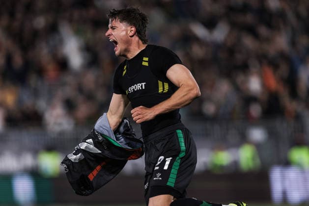 Venezia FC v Palermo FC - Serie B Mattia Compagnon of Venezia FC celebrates after scoring a goal during the Serie B football match between Venezia FC and Palermo FC at Pier Luigi Penzo Stadium in Venice, Italy, on May 8, 2026. Venezia Italy  Copyright: xEmanuelexComincinix originalFilename:comincini-veneziaf260508_npZvt.jpg