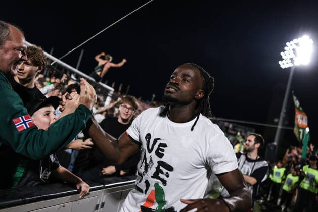 Venezia FC v Palermo FC - Serie B Richie Sagrado of Venezia FC celebrates at the end of the Serie B football match between Venezia FC and Palermo FC at Pier Luigi Penzo Stadium in Venice, Italy, on May 8, 2026. Venezia Italy  Copyright: xEmanuelexComincinix originalFilename:comincini-veneziaf260508_npWpZ.jpg