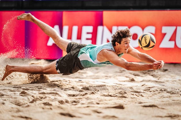 Beach volleyball men Allianz German Beach Tour 2026 Tourstop Düsseldorf 08 05 2026 Hennes Nissen jumps to the ball Düsseldorf Robert Lehr Ufer North Rhine-Westphalia Germany