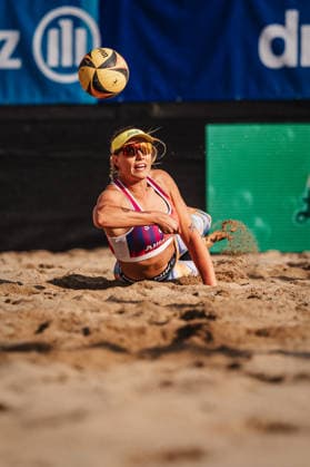 Beach volleyball women Allianz German Beach Tour 2026 Tourstop Düsseldorf 08 05 2026 Chenoa Christ jumps to the ball Düsseldorf Robert Lehr Ufer North Rhine-Westphalia Germany