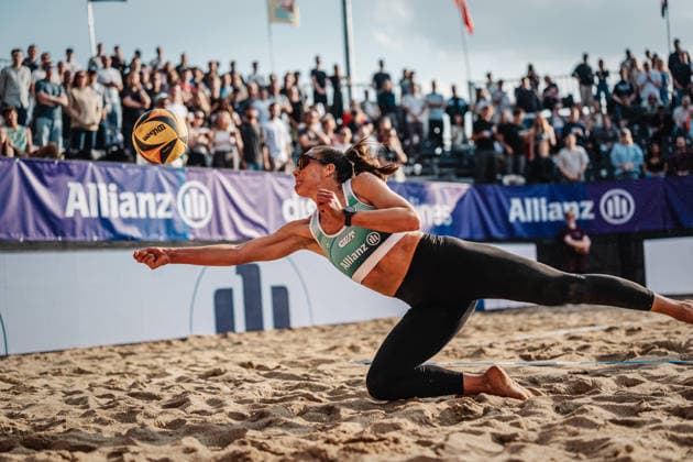 Beach volleyball women Allianz German Beach Tour 2026 Tourstop Düsseldorf 08 05 2026 Leonie Klinke jumps to the ball Düsseldorf Robert Lehr Ufer North Rhine-Westphalia Germany
