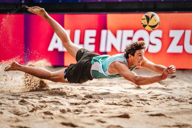 Beach volleyball men Allianz German Beach Tour 2026 Tourstop Düsseldorf 08 05 2026 Hennes Nissen jumps to the ball Düsseldorf Robert Lehr Ufer North Rhine-Westphalia Germany