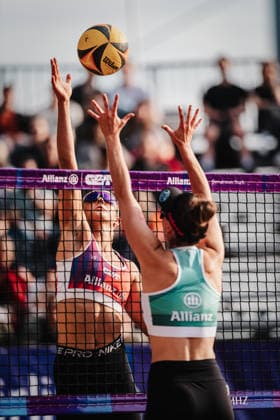 Beach volleyball women Allianz German Beach Tour 2026 Tourstop Düsseldorf 08 05 2026 v l Sophia Neuß against Lisa Sophie Kotzan Düsseldorf Robert Lehr Ufer Nordrhein Westfalen Germany