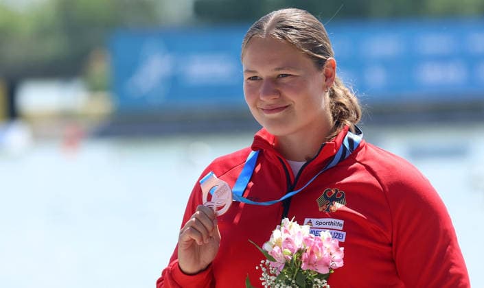 09.05.2026 Szeged(Hungary) ICF Canoe Sprint world cup K1 Women 1000m medal ceremony Caroline HEUSER Germany bronze medal :
