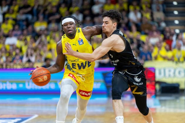 Oldenburg, Lower Saxony, DEU, 08 05 2026, Brian Fobbs left, EWE Baskets Oldenburg and Joshua Obiesie right, Basketball Lions Braunschweig EWE Baskets Oldenburg vs Basketball Lions Braunschweig Basketball 1 Basketball Bundesliga Season 2025 2026, 33 Matchday, Grosse EWE Arena EWE Baskets Oldenburg vs Basketball Lions Braunschweig
