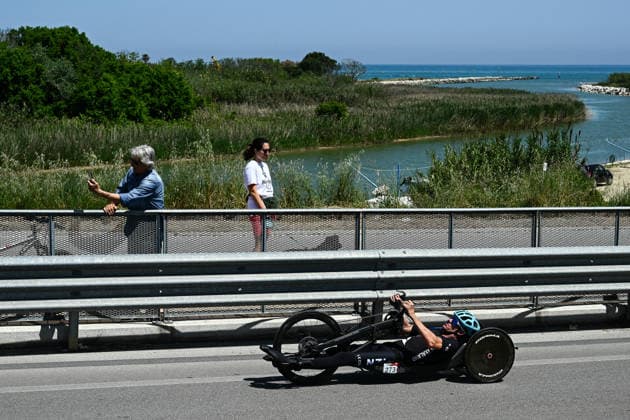 UCI Para Cycling Road World Cup: Round 3 Picture by Olly Hassell SWpix.com - 09 05 2026 - Cycling - UCI Para Cycling Road World Cup: Round 3 - Pescara, Abruzzo, Italy - Men H2 Road Race - Rory Mead (New Zealand) Copyright: x xSWpix.comx(t axPhotographyxHubxLtd)xOllyxHassell SWpix.comx SWP-3030-14056