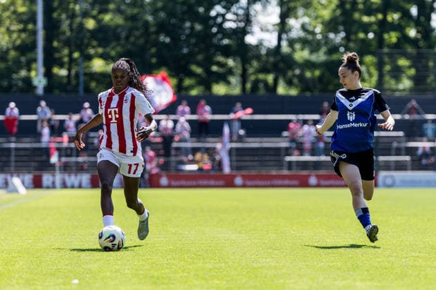 Google Pixel Frauen Bundesliga, 1 FC Köln Hamburger SV 09 05 2026 duel Lydia Andrade 1 FC Köln, 17 on the ball against Michaela Croatto Hamburger SV, 13 Google Pixel Frauen Bundesliga, 1 FC Köln Hamburger SV, Köln, Franz Kremer Stadion am 09 05 2026 DFB REGULATIONS PROHIBIT ANY USE OF PHOTOGRAPHS AS IMAGE SEQUENCES AND OR QUASI VIDEO Copyright: xBEAUTIFULxSPORTS Wunderlx