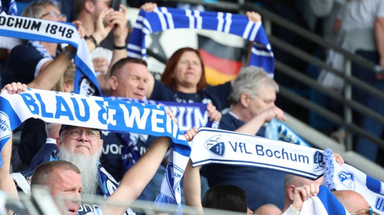 09 05 2026, xrekx, Soccer 2 Bundesliga, VfL Bochum Hannover 96 v l VfL Bochum Fans ,atmosphere, scarves, Ultras, spectators, visitors, choreo, choreography, atmosphere, scarves, spectators, visitors DFL DFB REGULATIONS PROHIBIT ANY USE OF PHOTOGRAPHS as IMAGE SEQUENCES and or QUASI VIDEO Bochum