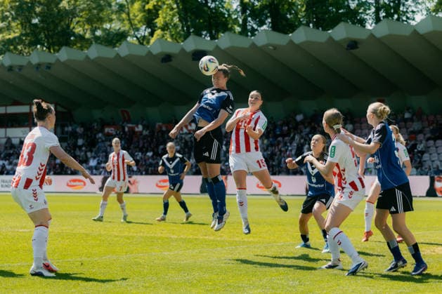 09.05.26, Women, Football, Google Pixel Frauen Bundesliga, Season 2025 2026, 1.FC Köln vs. Hamburger SV, Matchday 25 Annaleen Böhler ( 6 - Hamburger SV) in a duel with Amelie Bohnen ( 15 - 1. FC Köln) Cologne Franz-Kremer-Stadium NRW Deutschland