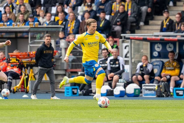 Germany Soccer, 2 Bundesliga, 33 Matchday 2025 26, Eintracht Braunschweig Dynamo Dresden on 09 05 in Braunschweig, Eintracht Stadion Lino Tempelmann Eintracht Braunschweig 20 on the ball Copyright: xSvenxHeidmannx