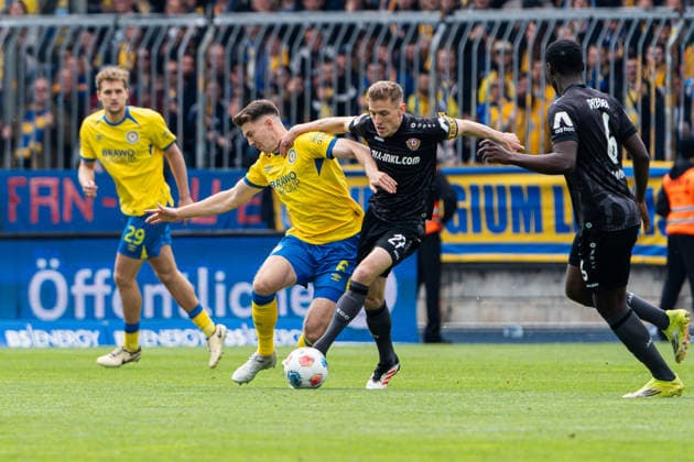 Braunschweig, Germany 09 May 2026 2 BL 2025 2026 Sp 33 Eintracht Braunschweig v SG Dynamo Dresden Pictured from left in duel Florian Flick Eintracht and Niklas Hauptmann Dresden DFL DFB regulations prohibit any use of photographs as image sequences and or quasi video Eintracht Stadion Niedersachsen Copyright: xFotostandx xKruczynskix
