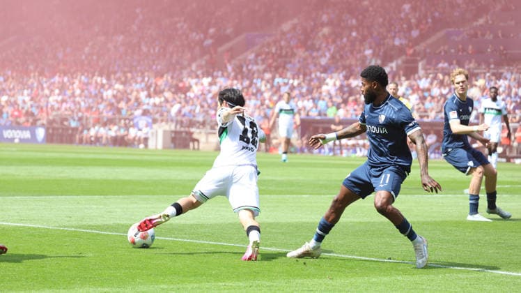 09 05 2026, xrekx, Soccer 2 Bundesliga, VfL Bochum Hannover 96 v l Daisuke Yokota Hannover 96 Moritz Broni Kwarteng VfL Bochum DFL DFB REGULATIONS PROHIBIT ANY USE OF PHOTOGRAPHS as IMAGE SEQUENCES and or QUASI VIDEO Bochum