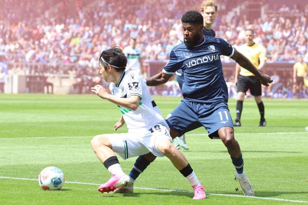 09 05 2026, xrekx, Fußball 2 Bundesliga, VfL Bochum Hannover 96 v l Daisuke Yokota Hannover 96 Moritz Broni Kwarteng VfL Bochum Zweikampf, Aktion, action, battle for the ball DFL DFB REGULATIONS PROHIBIT ANY USE OF PHOTOGRAPHS as IMAGE SEQUENCES and or QUASI VIDEO Bochum