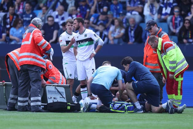 Soccer 2 Bundesliga 33 Matchday VfL Bochum Hannover 96 on 09 05 2026 at Vonovia Ruhrstadion in Bochum Mats Panneweg Bochum injured on the ground DFL regulations prohibit any use of photographs as image sequences and or quasi video xJRx