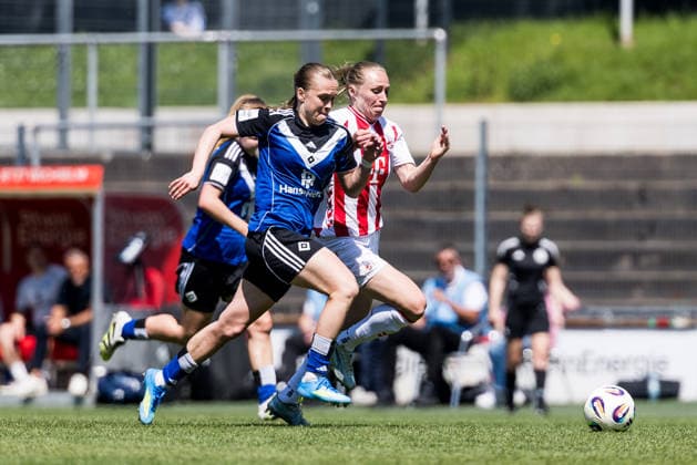 Google Pixel Frauen Bundesliga, 1 FC Köln Hamburger SV 09 05 2026 Zweikampf Annaleen Böhler Hamburger SV, 6 , Pauline Bremer 1 FC Köln, 11 Google Pixel Frauen Bundesliga, 1 FC Köln Hamburger SV, Köln, Franz Kremer Stadion am 09 05 2026 DFB REGULATIONS PROHIBIT ANY USE OF PHOTOGRAPHS AS IMAGE SEQUENCES AND OR QUASI VIDEO Copyright: xBEAUTIFULxSPORTS Wunderlx