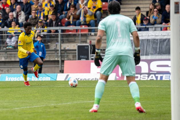 Germany Soccer, 2 Bundesliga, Matchday 33 2025 26, Eintracht Braunschweig Dynamo Dresden on 09 05 in Braunschweig, Eintracht Stadion Faride Alidou Eintracht Braunschweig 10 Copyright: xSvenxHeidmannx