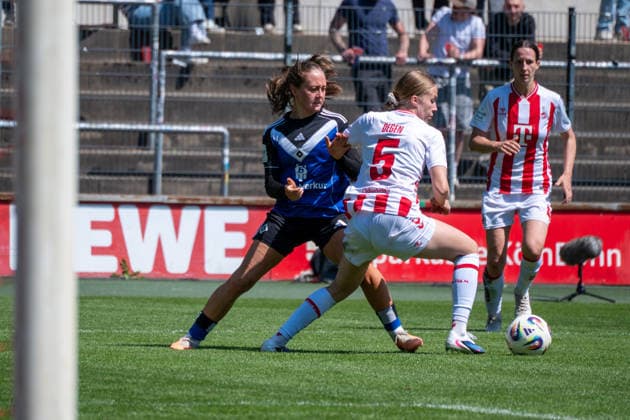 Germany Soccer Google Pixel Women Bundesliga 2025 2026 1 FC Köln vs Hamburger SV 25 Matchday Franz Kremer Stadion Köln Penalty area scene Celina Degen 1 FC Köln, 5 and Camilla Linberg Hamburger SV, 47 Copyright: xOrhanxHabashx