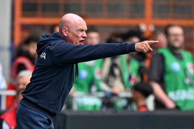 Uwe Rösler Roesler Bochum gesture gestures gestures facial expressions strong facial expression emotion 09 05 2026 ¢ Football ¢ VfL Bochum vs Hannover 96, Vonovia Ruhrstadion, Bochum, DFB DFL REGULATIONS PROHIBIT ANY USE OF PHOTOGRAPHS AS IMAGE SEQUENCES AND OR QUASI VIDEO Copyright: xpepphotox xHorstxMauelshagenx pep00321, pep_20260509_hm_354765